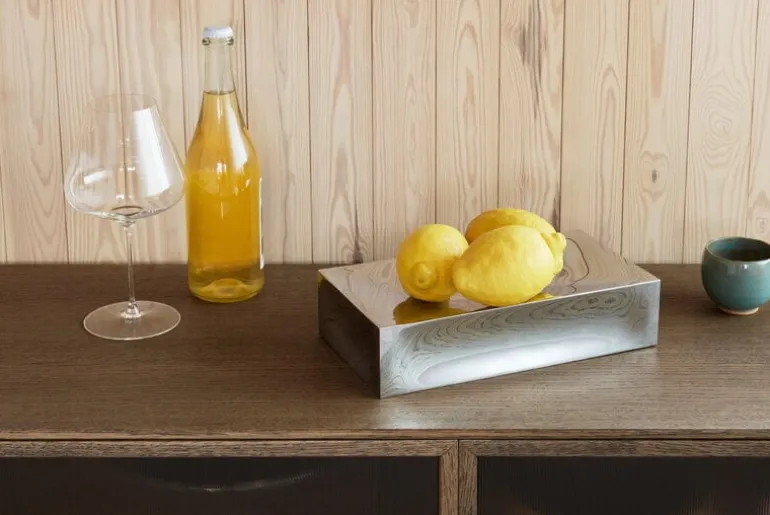 Northern Into vas, spegel