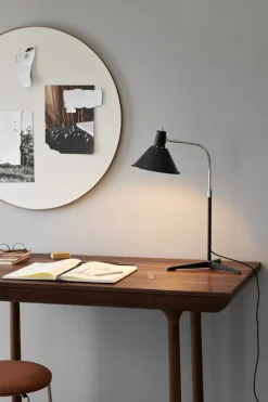 NUAD Arcon bordslampa, svart