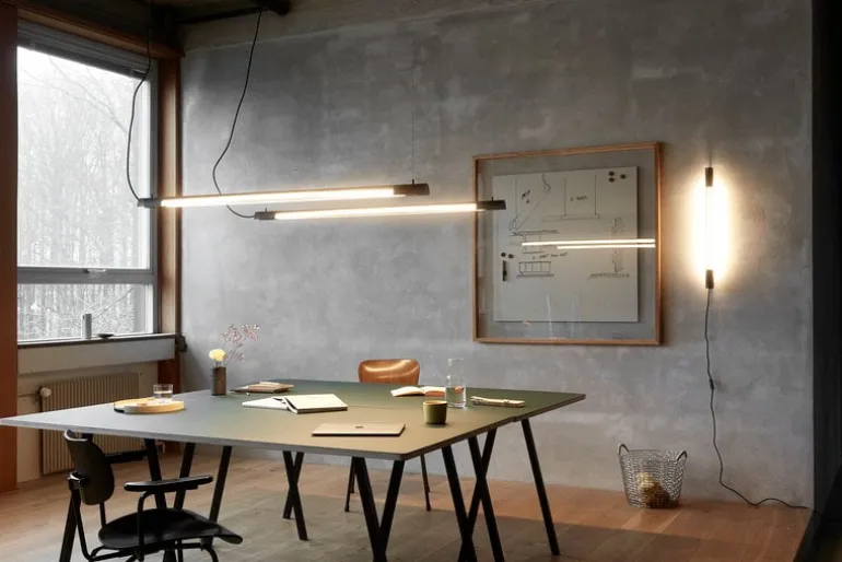 NUAD Radent vägglampa 70 cm, svart