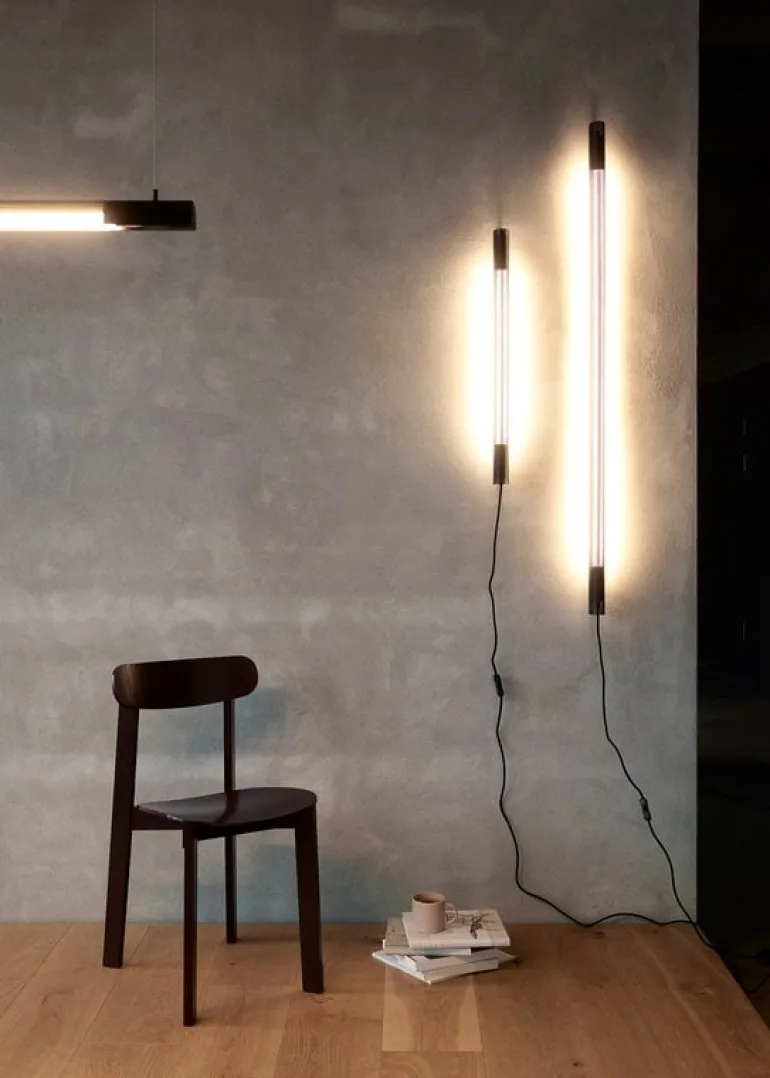 NUAD Radent vägglampa 70 cm, svart