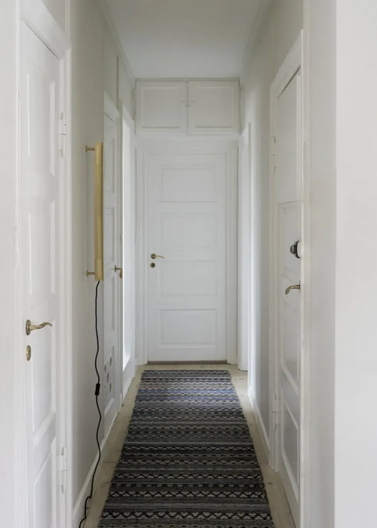 NUAD Radent vägglampa 70 cm, mässing