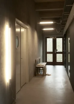 NUAD Radent vägglampa 135 cm, vit