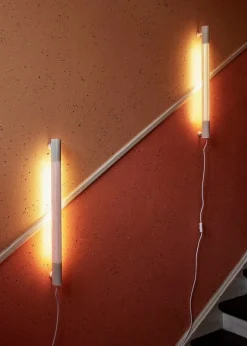 NUAD Radent vägglampa 70 cm, vit