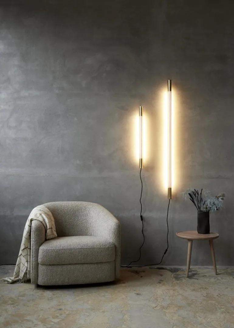 NUAD Radent vägglampa 135 cm, mässing