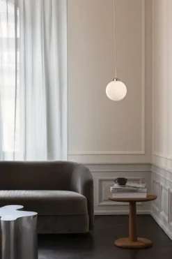 Nuura Apiales 1 pendellampa, stor, brushed brass - opal white