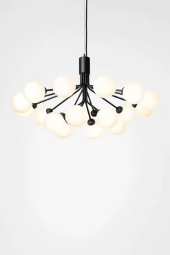 Nuura Apiales 18 pendellampa, satin black - opal white