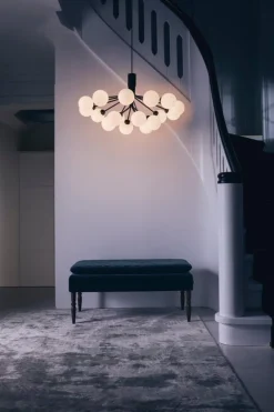 Nuura Apiales 18 pendellampa, satin black - opal white