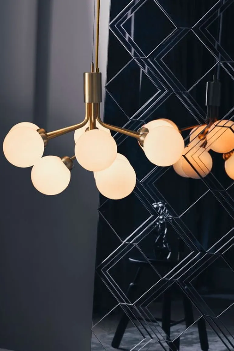 Nuura Apiales 9 pendellampa, borstad mässing - opal white