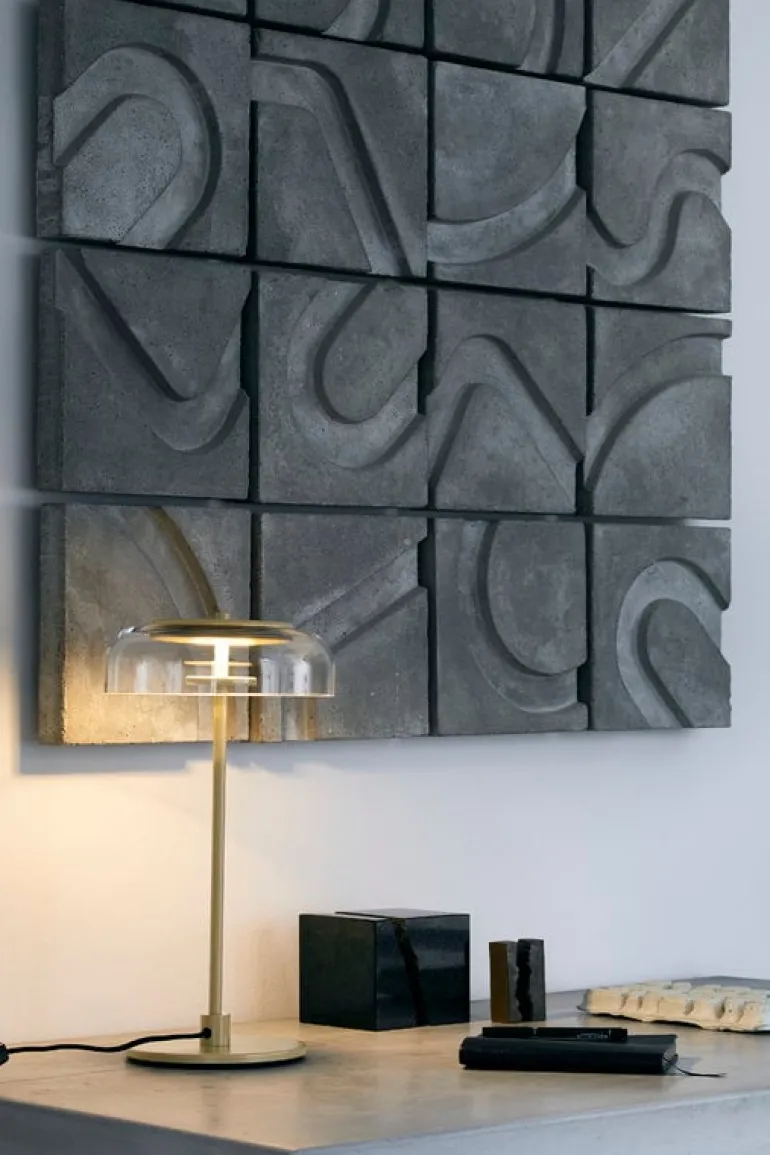 Nuura Blossi bordslampa, Nordic gold - klar