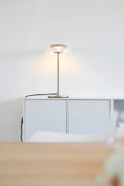 Nuura Blossi bordslampa, Nordic gold - klar