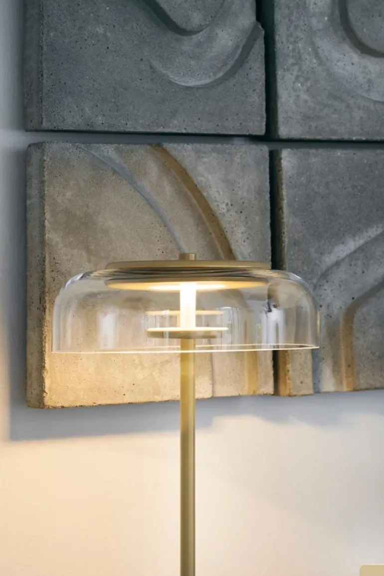 Nuura Blossi bordslampa, Nordic gold - klar