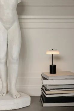 Nuura Blossi Mini bärbar bordslampa, svart - opal