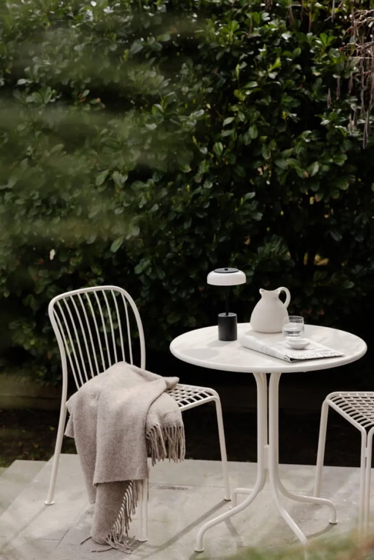 Nuura Blossi Mini bärbar bordslampa, svart - opal