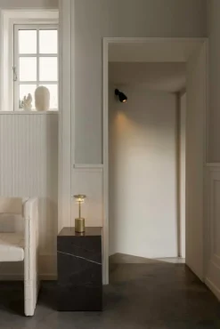 Nuura Blossi Mini bärbar bordslampa, nordisk guld - klar