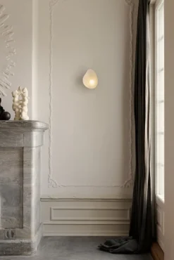 Nuura Florii 1 vägglampa, mörk brons - vit