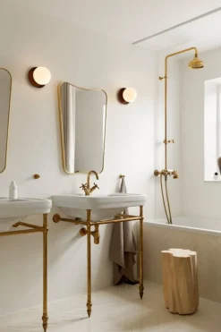 Nuura Liila 1 vägg-/taklampa, medium, mörk brons - opalvit