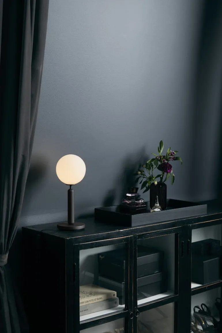 Nuura Miira bordslampa, klippgrå - opal