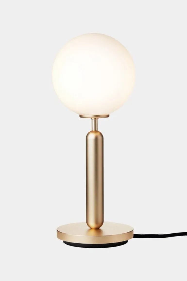 Nuura Miira bordslampa, mässing - opalvit