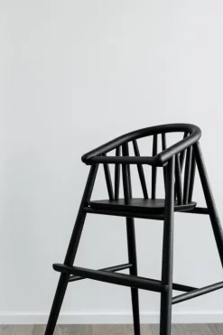 Oaklings Saga hög barnstol, svartbetsad ek