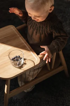 Oaklings Smilla småbarnstol med bricka, ek