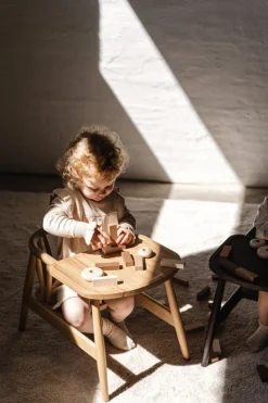 Oaklings Smilla småbarnstol med bricka, ek