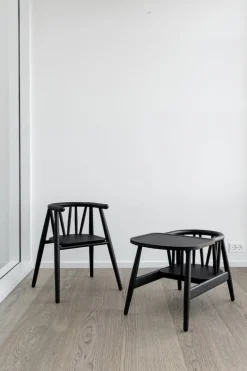 Oaklings Smilla småbarnstol med bricka, svartbetsad ek