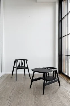 Oaklings Smilla småbarnstol med bricka, svartbetsad ek