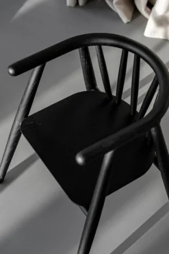 Oaklings Storm barnstol, svartbetsad ek