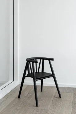 Oaklings Storm barnstol, svartbetsad ek