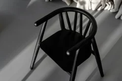 Oaklings Storm barnstol, svartbetsad ek