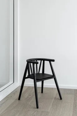 Oaklings Storm barnstol, svartbetsad ek