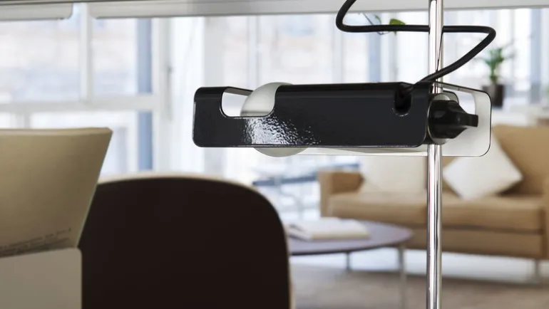 Oluce Spider 3319 golvlampa, svart