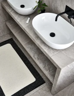 Pappelina Ilda matta, 70 x 180 cm, svart - vanilj