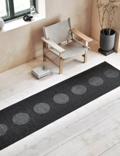 Pappelina Vera 2.0 matta, 70 x 280 cm, svart - svartmetallic