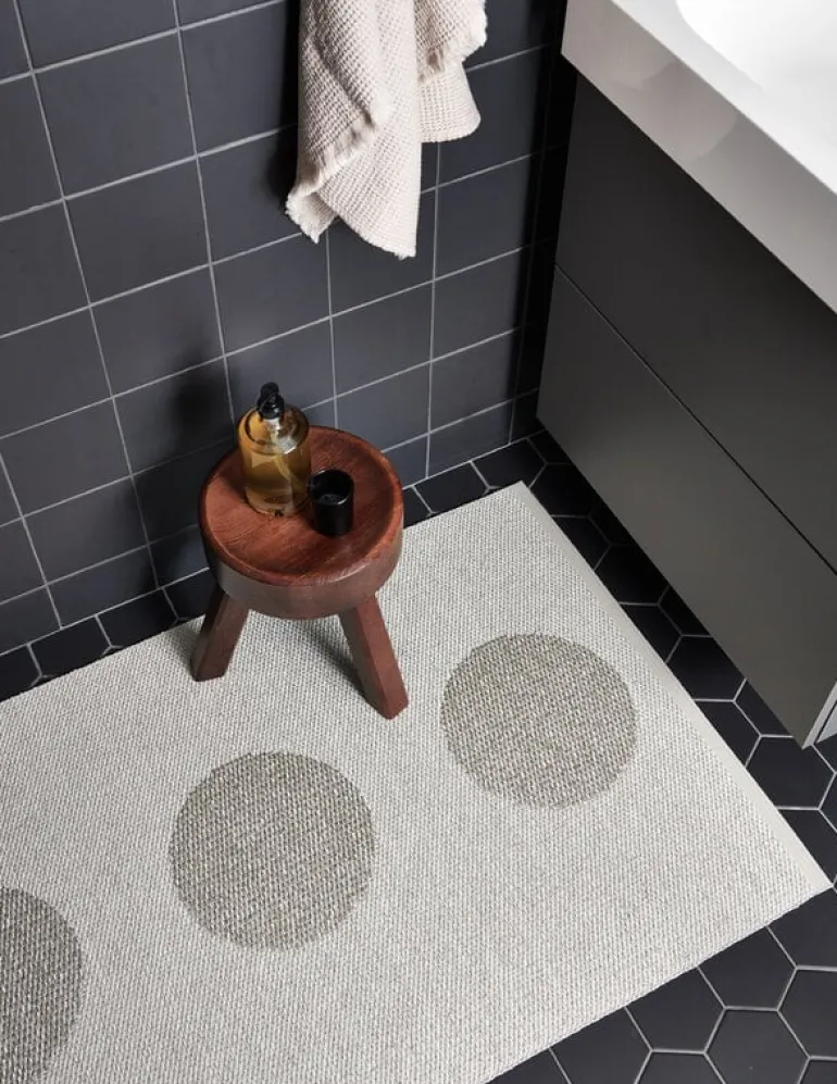 Pappelina Vera 2.0 matta, 70 x 280 cm, linne - stone metallic