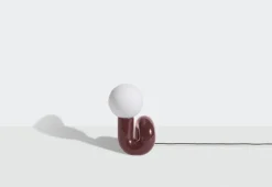 Petite Friture Neotenic bordslampa, 26 cm, körsbär