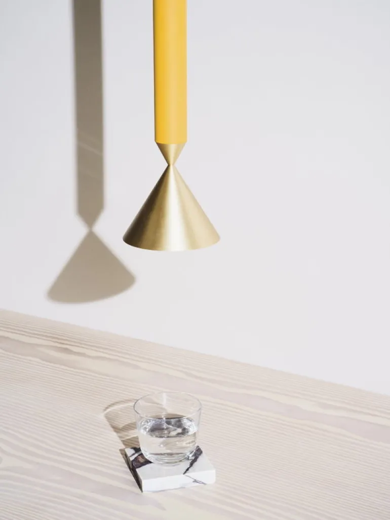 Pholc Apollo 79 pendellampa, honey gold - polerad mässing