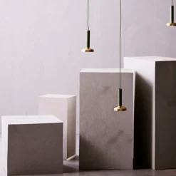 Pholc Blend 9 pendellampa, svart - mässing