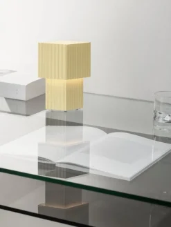 Pholc Romb Mini bordslampa, vanilj