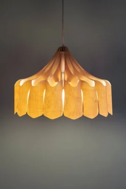 Pilke Lights Pioni pendellampa, liten, björk