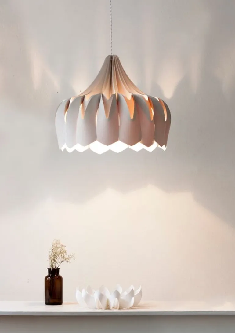 Pilke Lights Pioni stor pendellampa, vit