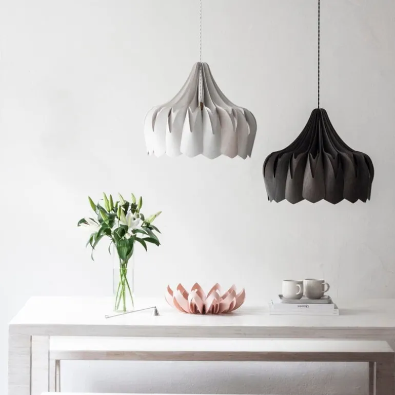 Pilke Lights Pioni stor pendellampa, svart