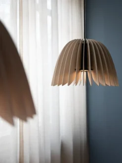 Pilke Lights Verna 34 pendellampa, björk