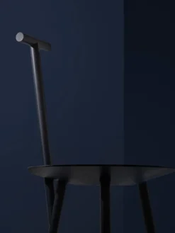 PLEASE WAIT to be SEATED Spade stol, marinblå