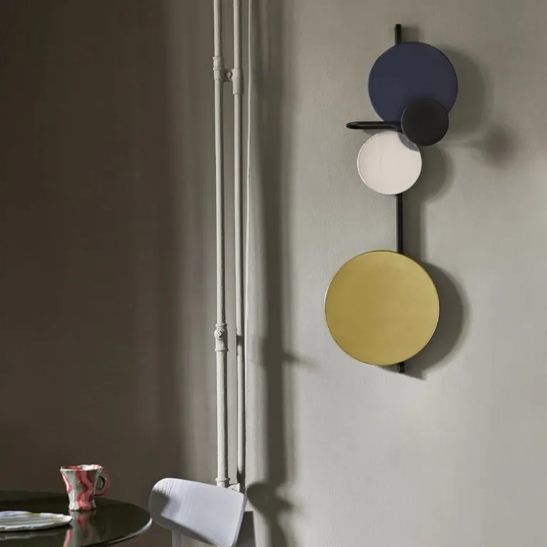 PLEASE WAIT to be SEATED Planet vägglampa, marinblå