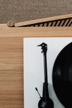 Poiat Bastone lågt sideboard med dörrar, ek