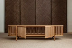 Poiat Bastone lågt sideboard med dörrar, ek