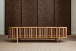 Poiat Bastone lågt sideboard med dörrar, ek