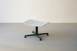 Raawii Arba fotpall, plywood, mörkgrön - ljusgrå