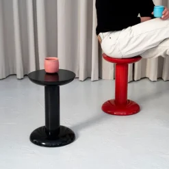 Raawii Thing pall, karminröd